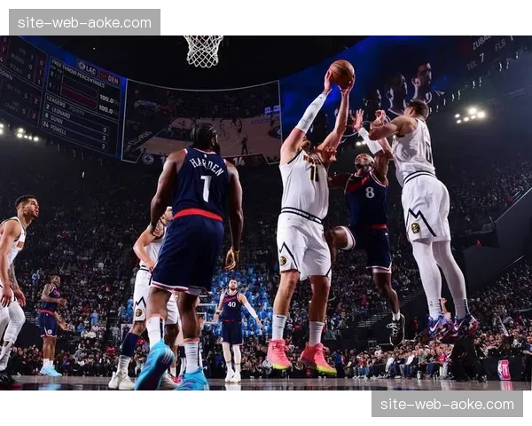 掘金约基奇30+14+10三双 战术复盘凸显外线依赖症困境 掘金约基奇30+14+10三双 战术复盘凸显外线依赖症困境