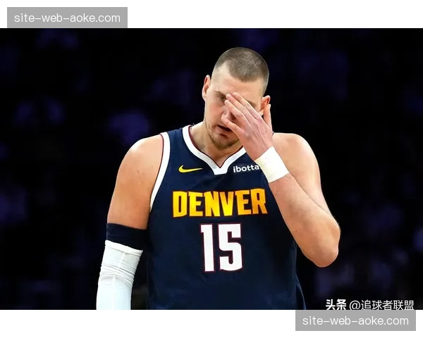 多特蒙德后卫聚勒左膝过度伸展 赛季末离队前恐已告别赛场